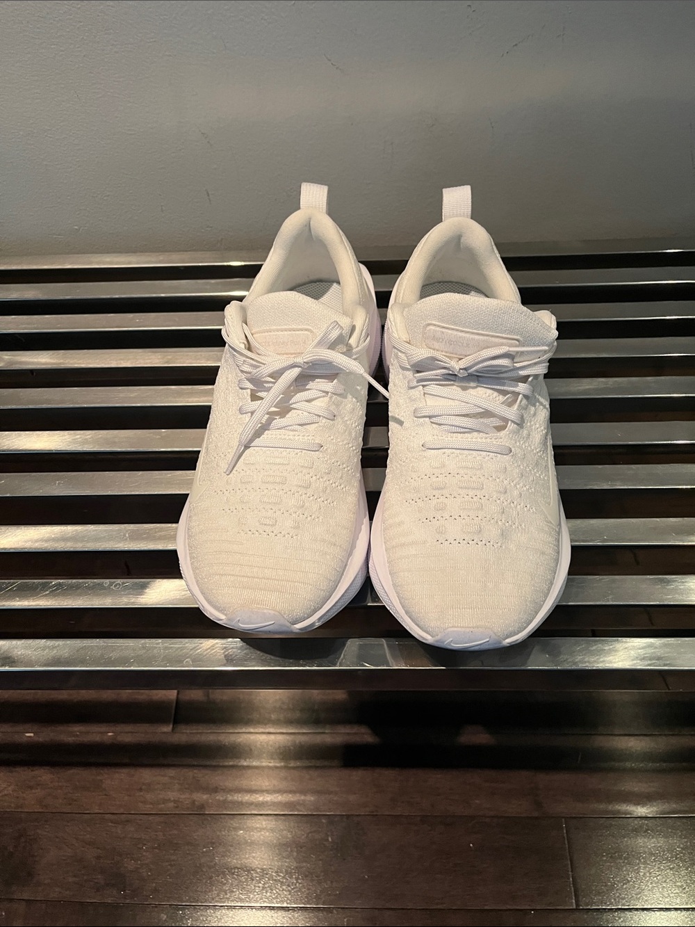 Nike Men's Lightweight infinity run White Knit Sneakers